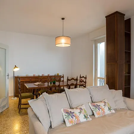Guesthost - Bright & Scenic Flat 7km From Bellagio דירה
