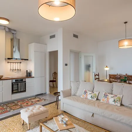 Guesthost - Bright & Scenic Flat 7km From Bellagio דירה Civenna