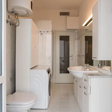 Guesthost - Bright & Scenic Flat 7km From Bellagio Civenna