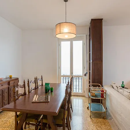Guesthost - Bright & Scenic Flat 7km From Bellagio דירה *