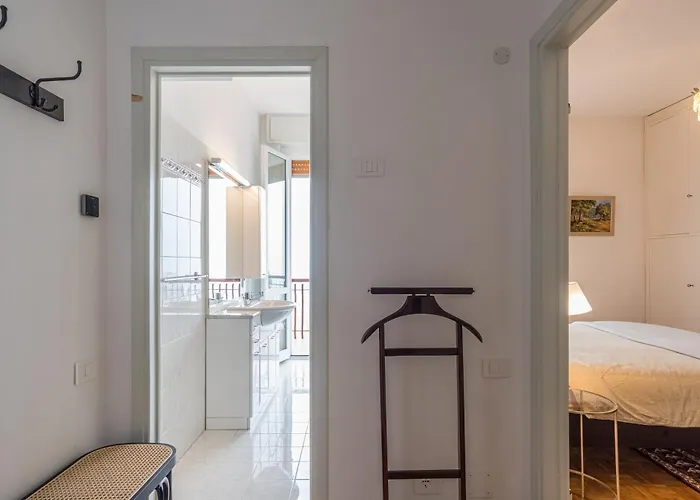 Guesthost - Bright & Scenic Flat 7km From Bellagio Чивенна