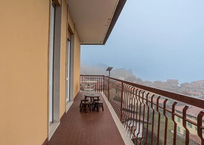 Guesthost - Bright & Scenic Flat 7km From Bellagio